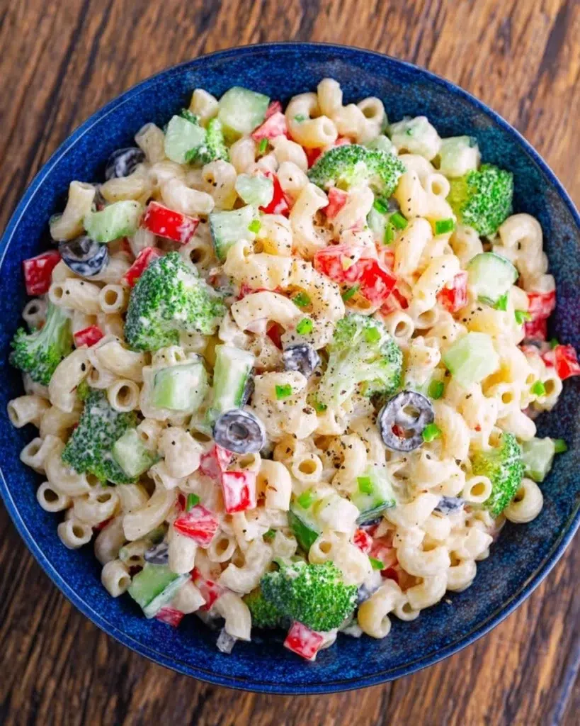 The preparation steps of Creamy Pasta Salad
